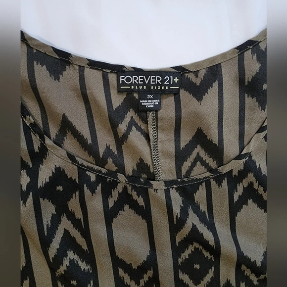Forever 21 Plus Womens Olive Green Tunic Blouse 3X - Picture 6 of 8